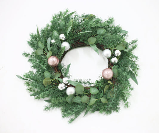 26" Pineneedle Wreath With Ball